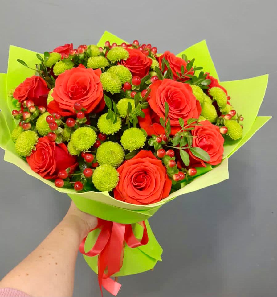 Букет цветов из: Хризантемы и Розы в Нижнем Новгороде