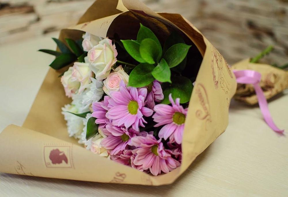 Букет улыбка в Нижнем Новгороде Букет цветов из: Розы и Хризантемы в Нижнем Новгороде