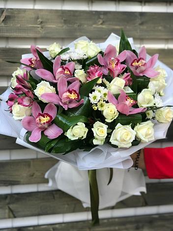 Букет цветов из: Розы и Хризантемы в Нижнем Новгороде