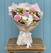 Букет французская меренга в Нижнем Новгороде Букет цветов из:  Гвоздики, Орхидеи и Розы в Нижнем Новгороде