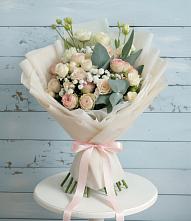 Букет Сказочное воображение в Нижнем Новгороде Букет цветов из:  Розы и Лизиантусы в Нижнем Новгороде
