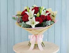 Букет цветов из:  Лилии и Розы в Нижнем Новгороде