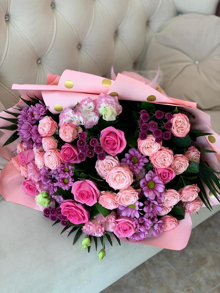 Букет Ваше величество в Нижнем Новгороде Букет цветов из: Хризантемы, Розы и Лизиантусы в Нижнем Новгороде