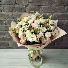 Букет нежное ассорти в Нижнем Новгороде Букет цветов из:  Альстромерии, Розы и Хризантемы в Нижнем Новгороде