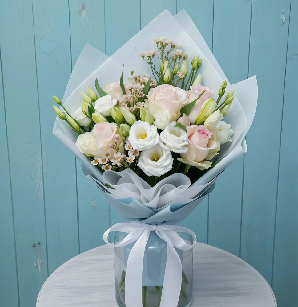 Букет цветов из: Розы и Лизиантусы в Нижнем Новгороде