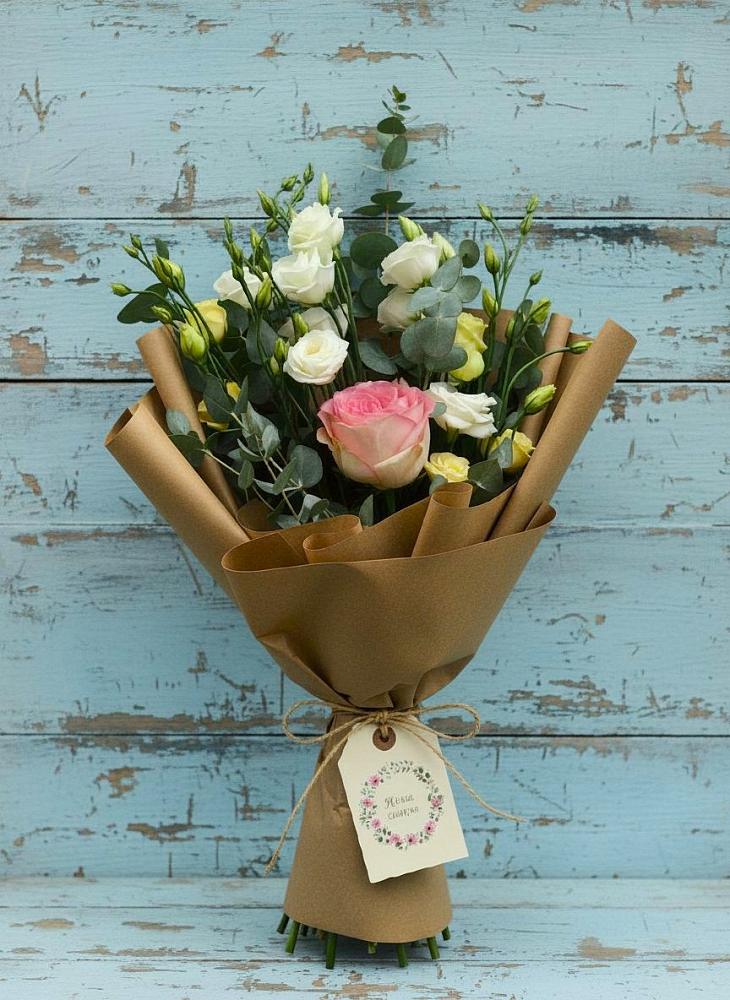 Букет цветов из: Розы и Лизиантусы в Нижнем Новгороде