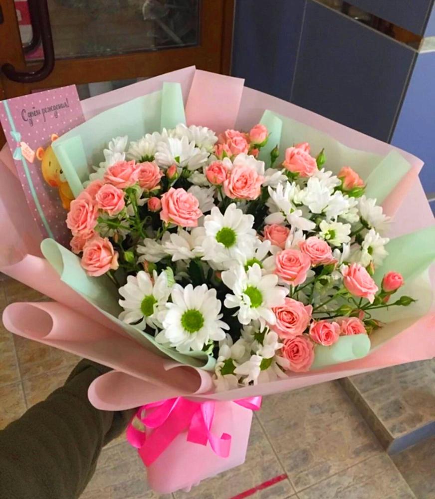 Букет Жемчужная россыпь в Нижнем Новгороде Букет цветов из: Розы и Хризантемы в Нижнем Новгороде