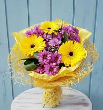 Букет одинокая звезда в Нижнем Новгороде Букет цветов из:  Хризантемы и Герберы в Нижнем Новгороде