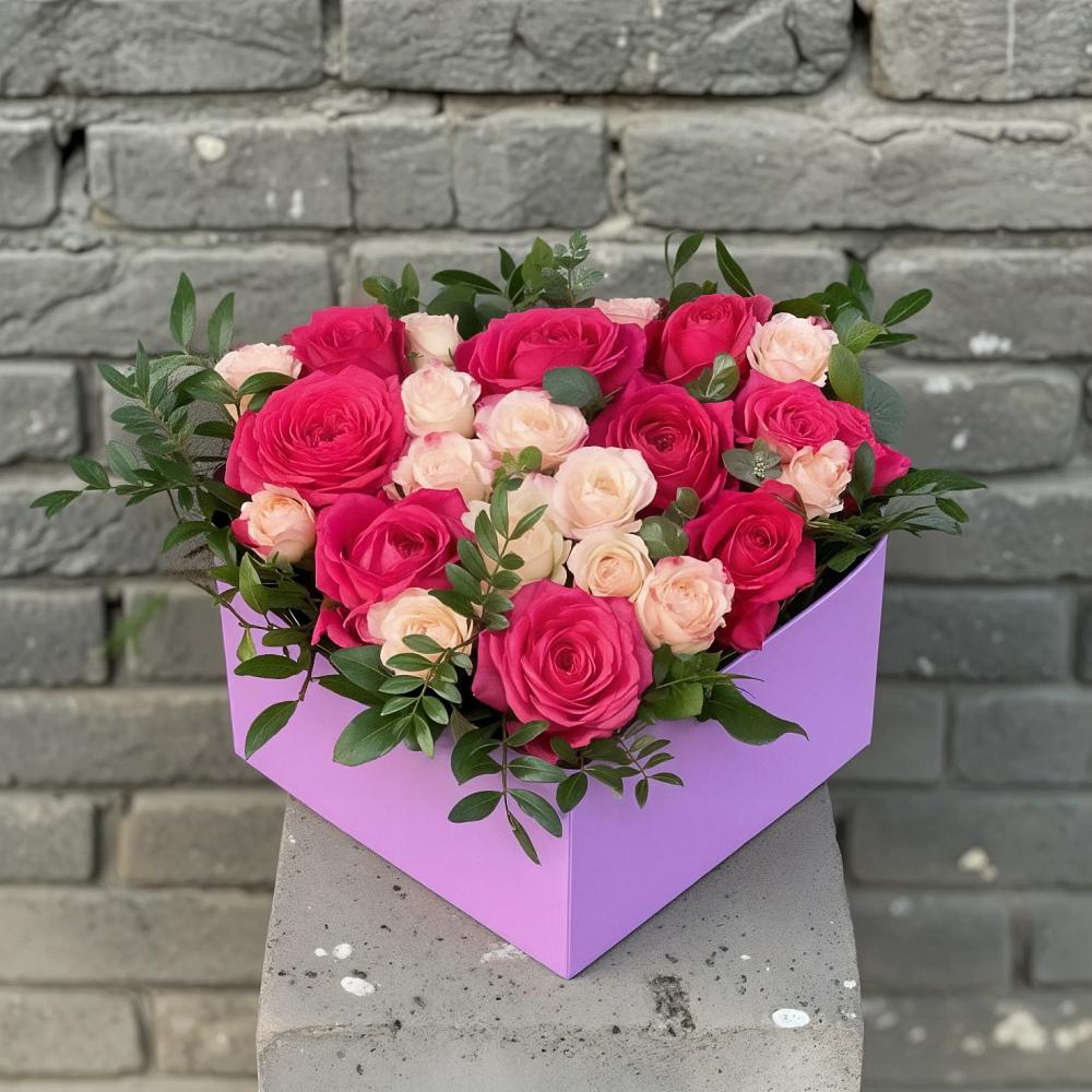 Цветочная композиция из Розы в коробке в Нижнем Новгороде