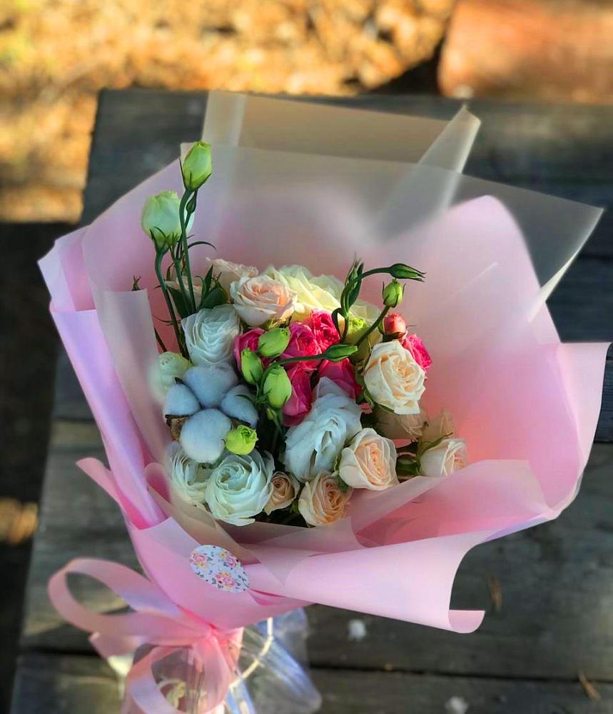 Букет цветов из: Розы и Лизиантусы в Нижнем Новгороде