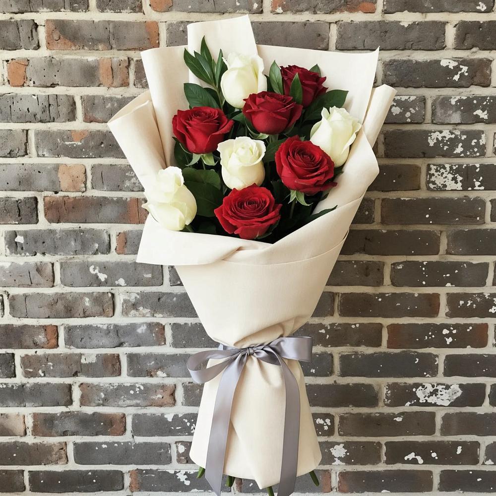 Букет красно-белые розы в Нижнем Новгороде Букет цветов из: Розы в Нижнем Новгороде