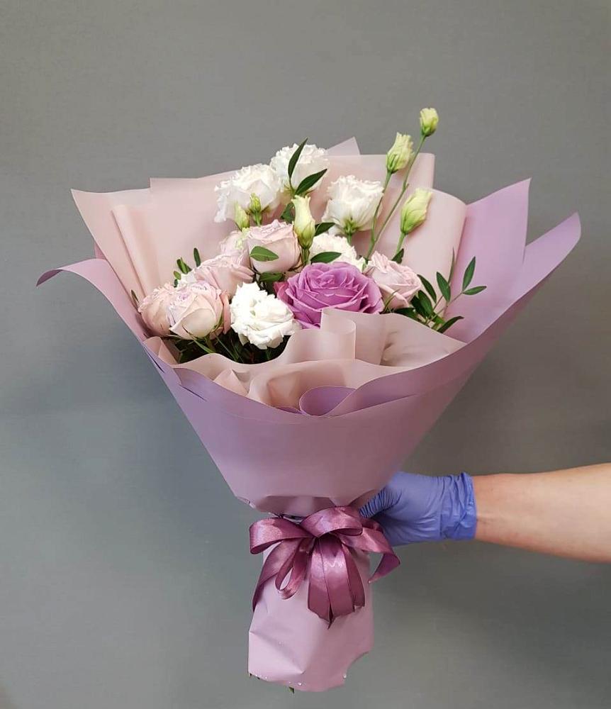 Букет Легкое дыхание в Нижнем Новгороде Букет цветов из: Розы и Лизиантусы в Нижнем Новгороде