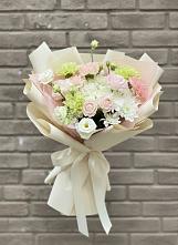 Букет Трепет мечты в Нижнем Новгороде Букет цветов из:  Гвоздики, Розы, Лизиантусы и Хризантемы в Нижнем Новгороде