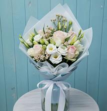 Букет очаровательный аромат в Нижнем Новгороде Букет цветов из:  Розы и Лизиантусы в Нижнем Новгороде