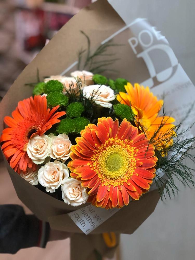 Букет желтый закат в Нижнем Новгороде Букет цветов из: Герберы, Хризантемы и Розы в Нижнем Новгороде