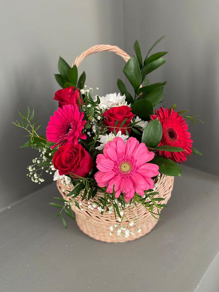 Цветочная композиция из Розы, Хризантемы и Герберы в корзине в Нижнем Новгороде