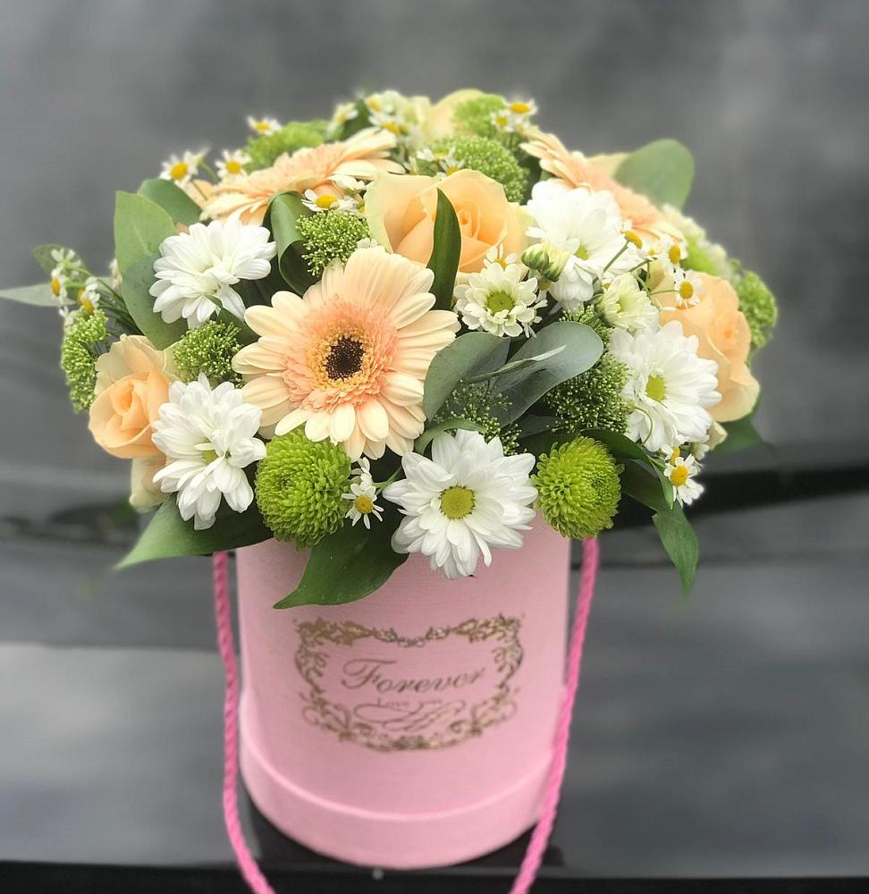 Цветочная композиция из Розы, Герберы и Хризантемы в шляпной коробке в Нижнем Новгороде